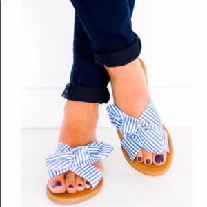 IM LOVING THESE BLUE/WHITE STRIPE SANDALS